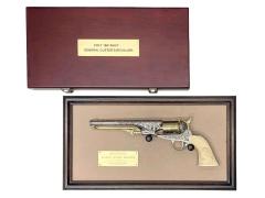 [マルシン/フランクリンミント] コルト M1861 Navy カスター将軍のリボルバー 装飾銃 木箱/額付き (中古)