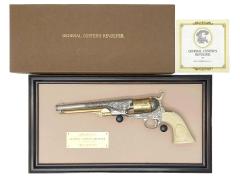 [マルシン/フランクリンミント] コルト M1861 Navy カスター将軍のリボルバー 樹脂製 装飾銃 額付き (中古)