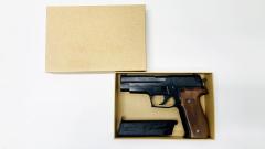 [タナカ] SIG SAUER P226 ガスブローバック 木製グリップカスタム 箱違い スペアマガジンガス漏れ少し (中古)