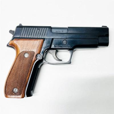 [タナカ] SIG SAUER P226 ガスブローバック 木製グリップカスタム 箱違い スペアマガジンガス漏れ少し (中古)サブ画像へ2