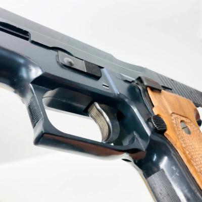 [タナカ] SIG SAUER P226 ガスブローバック 木製グリップカスタム 箱違い スペアマガジンガス漏れ少し (中古)サブ画像へ8