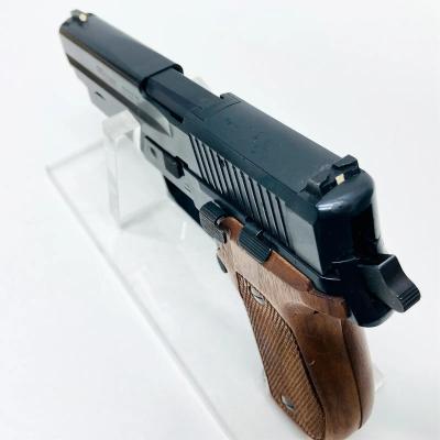 [タナカ] SIG SAUER P226 ガスブローバック 木製グリップカスタム 箱違い スペアマガジンガス漏れ少し (中古)サブ画像へ9
