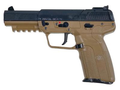 [マルシン] FN 5-7 CO2ブローバック 6mm FDE 真鍮ピストン仕様 刻印墨入れ マグキャッチ左利き スライド戻り難 (訳あり)サブ画像へ1