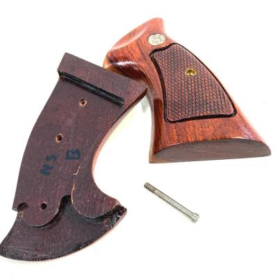[S&W] 実物 Nフレーム スクエアバット ターゲットグリップ ゴンカロ・アルベス材製  「NS B」刻印 M29等 (中古)サブ画像へ1