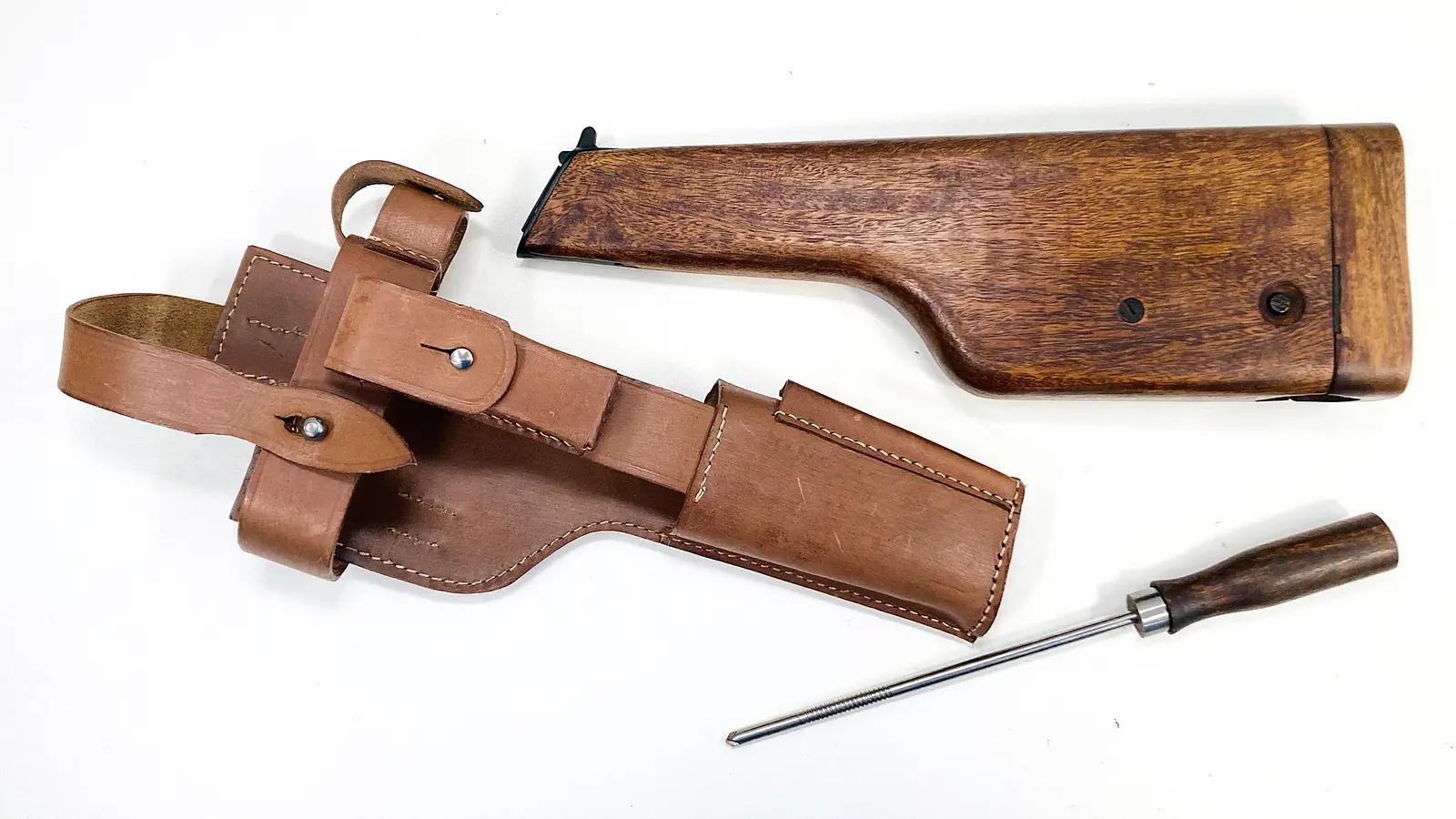 [海外製レプリカ] モーゼルC69・M712用木製ストックホルスター WW2ドイツ国防軍仕様革製ハーネス・ドライバー付 (中古)