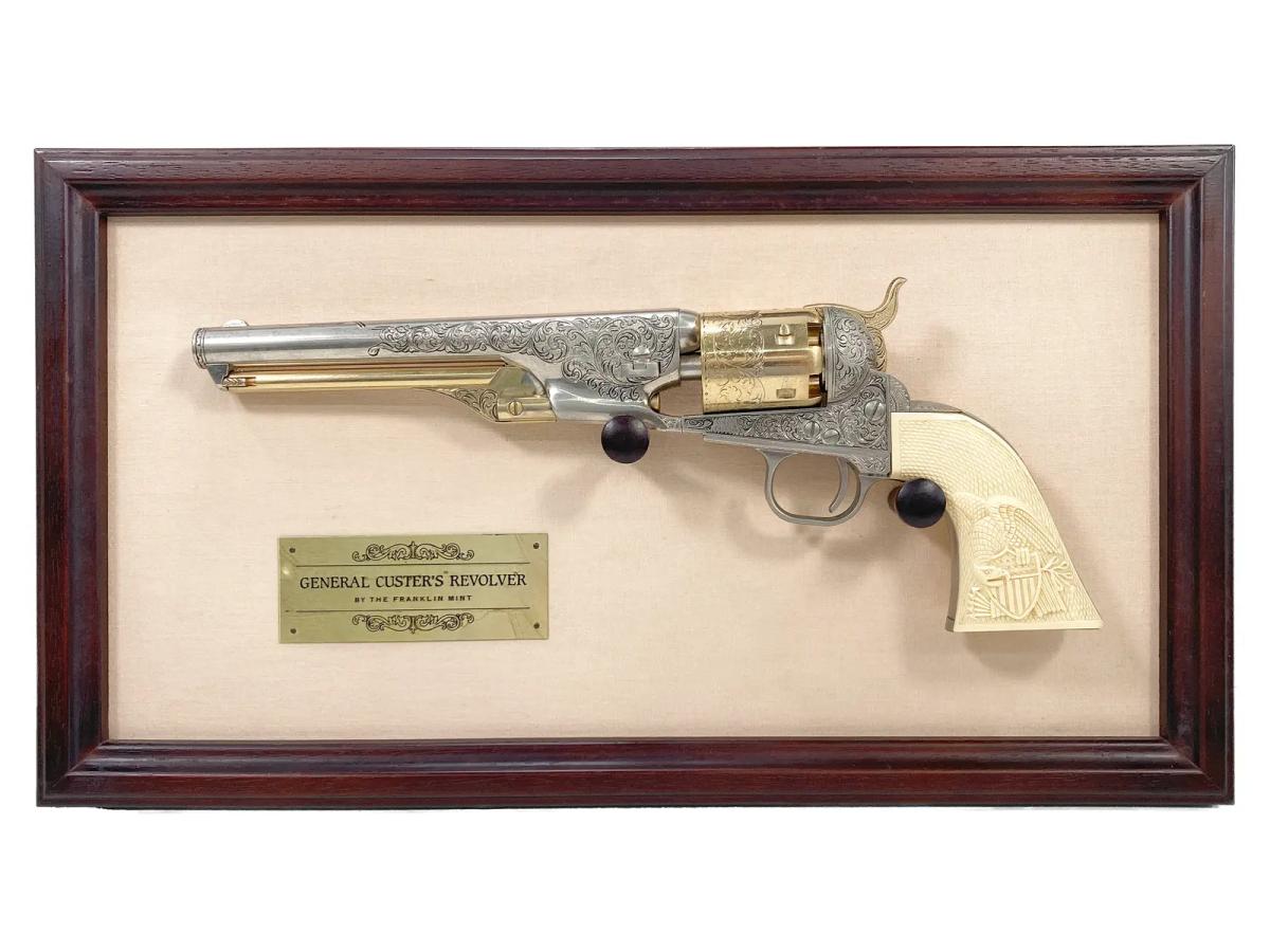 [マルシン/フランクリンミント] コルト M1861 Navy カスター将軍のリボルバー 樹脂製 装飾銃 額付き (中古)