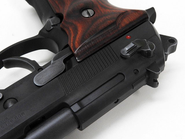 WA] ベレッタ M92FS カーボンブラック アルタモントグリップ 赤