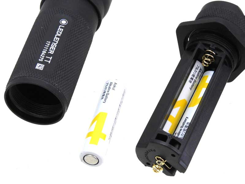 [LED LENSER]  TT OPT-9804 LEDライト (中古) 参考画像 電池取り付け参考図。※電池などは付属しません。