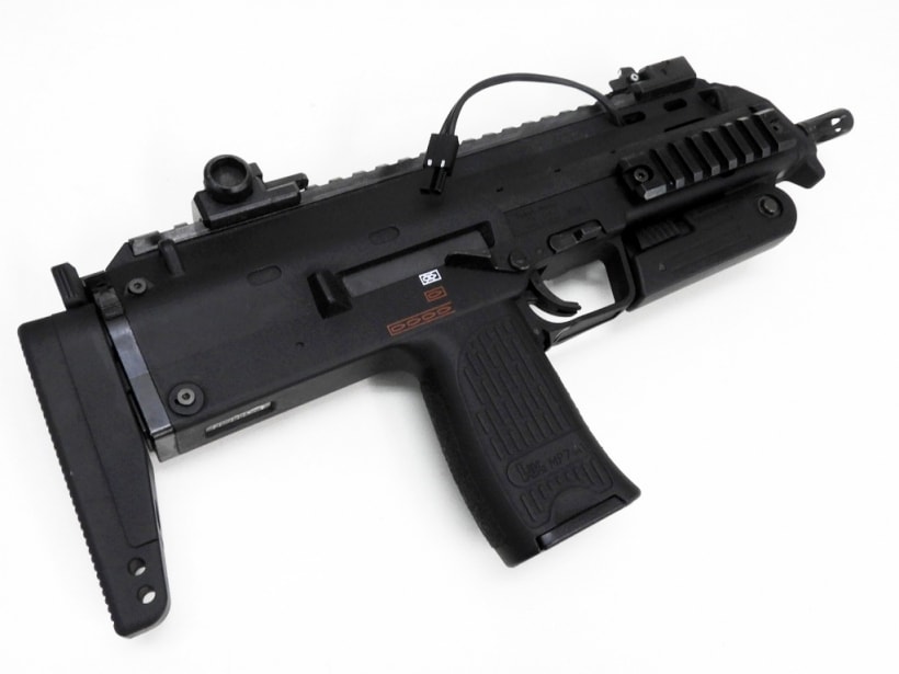 東京マルイ　電動　MP7　ジャンク　震閃電カスタム　おまけ付き 東京マルイ 電動 MP7 ジャンク 震閃電カスタム おまけ付き 東京