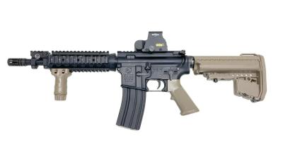 [東京マルイ] M4 CQB-R FDE/フラットダークアース 次世代電動ガン ダットサイト＆ガンケース付 (中古)サブ画像へ1