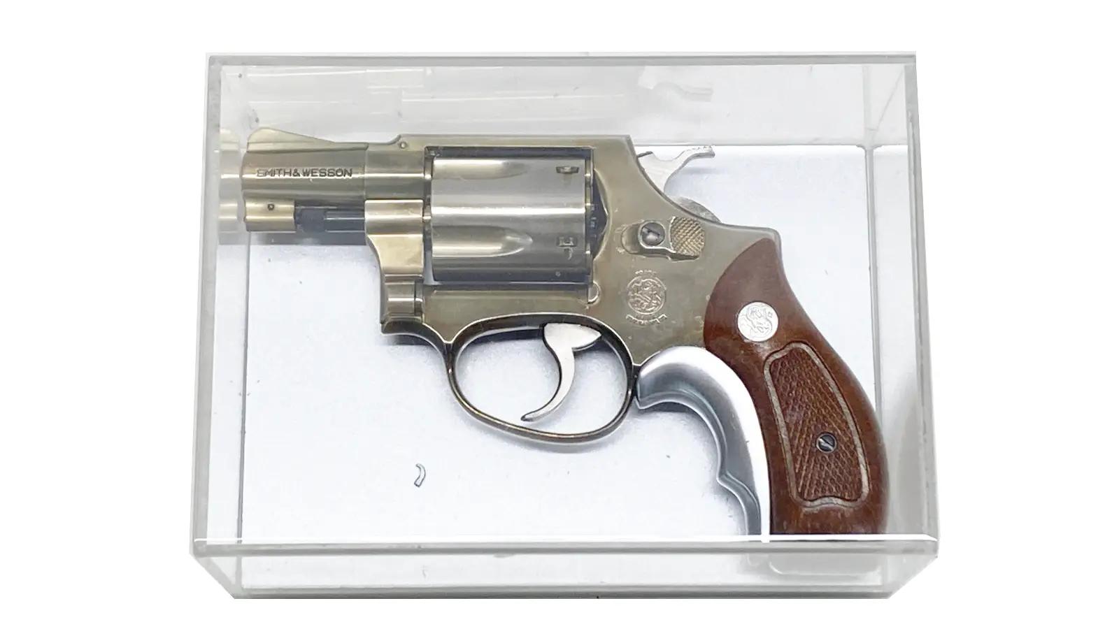 [コクサイ] No.26 S&W M36 2インチ チーフス・スペシャル 金属モデルガン アクリルケース入り シリンダーロック折れ (訳あり)
