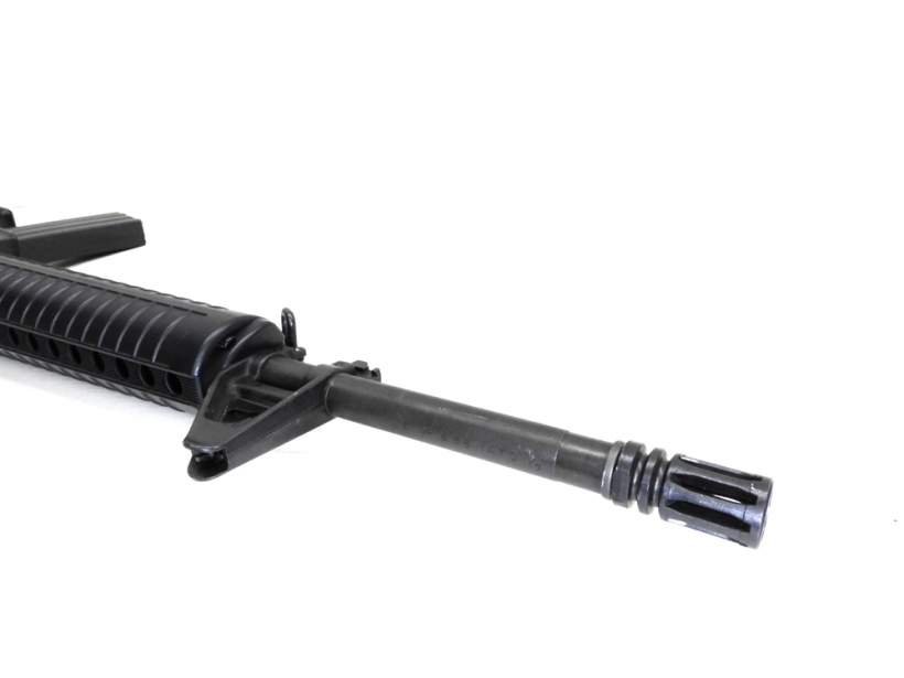 [東京マルイ] M16A2 トリガーガード付け根 ヒビ小 (訳あり) 製品詳細画像6 M16A2から採用されているハンドガード。ハイダーはバードゲージタイプ。