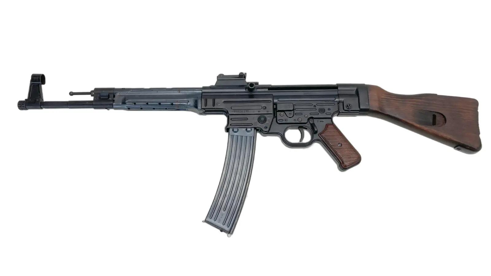 [松栄_ショウエイ] MP44 Maschinen Pistole 44 金属モデルガン 本体のみ カートリッジ5発付属 (中古)