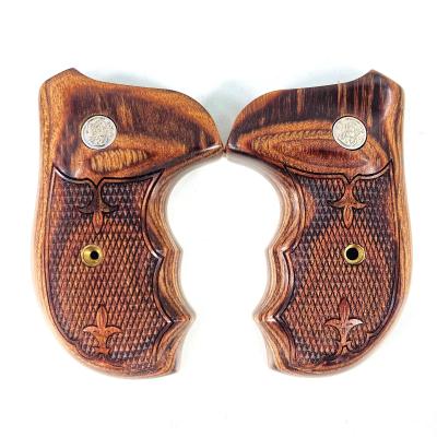 [アルタモント] S&W Jフレーム O/SF/G メダル付 チェッカー SWスーパーウォールナット 木製グリップ (中古)サブ画像へ2