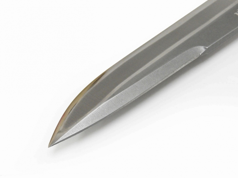 [Kizlyar] アルファD2 チタン アウトドアナイフ 研ぎ直しあり (中古) 製品詳細画像8 刃先は両刃のようなデザインですが背側に刃はありません